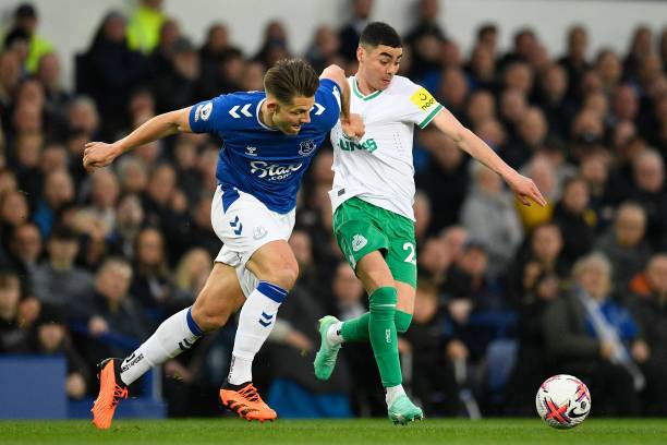 据一席之地 据一席之地